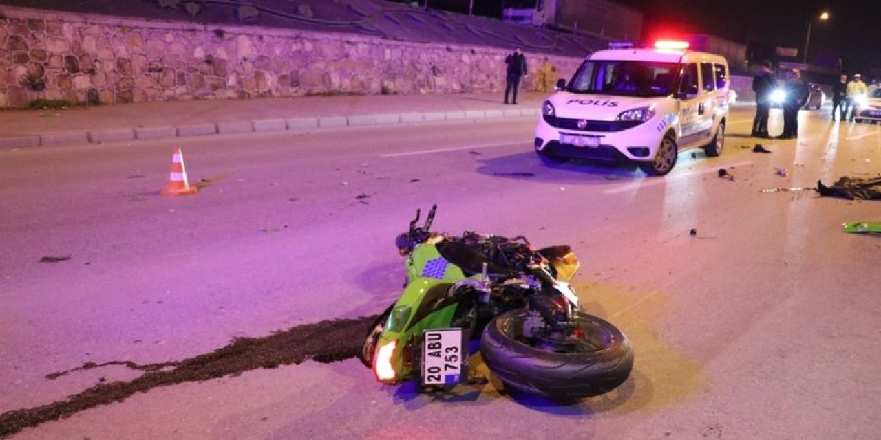 İzmir'de kamyona çarpan motosikletin sürücüsü öldü