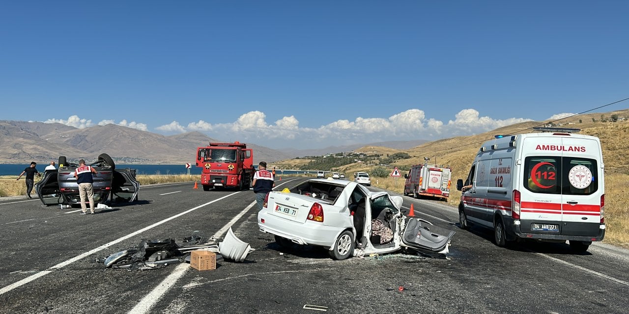 Van'da feci kaza! Çok sayıda ölü ve yaralı var!