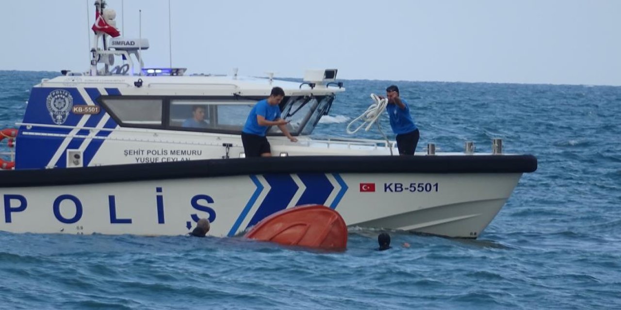 Samsun'da denizde alabora olan teknedeki 4 kişi kurtarıldı