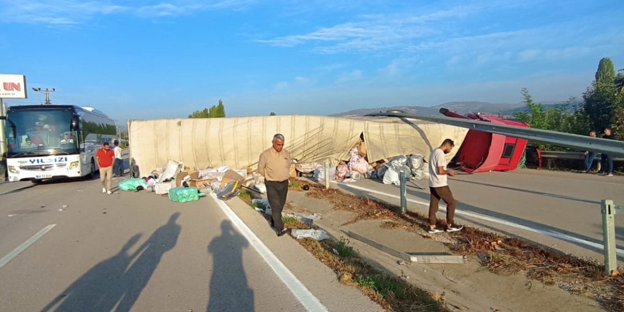 Tankerle TIR çarpıştı feci kaza kameraya böyle yansıdı!