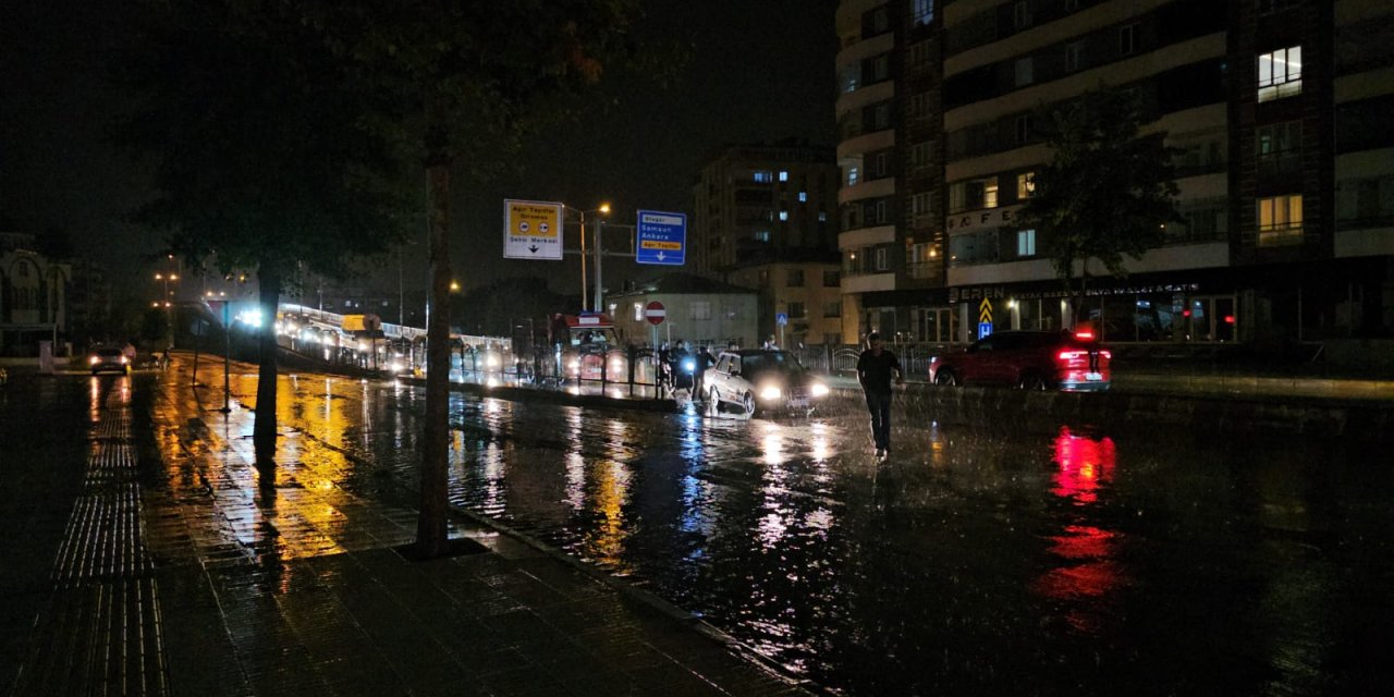 Çorum'da yaşayanlar şaştı kaldı! Sağanak kenti böyle etkiledi