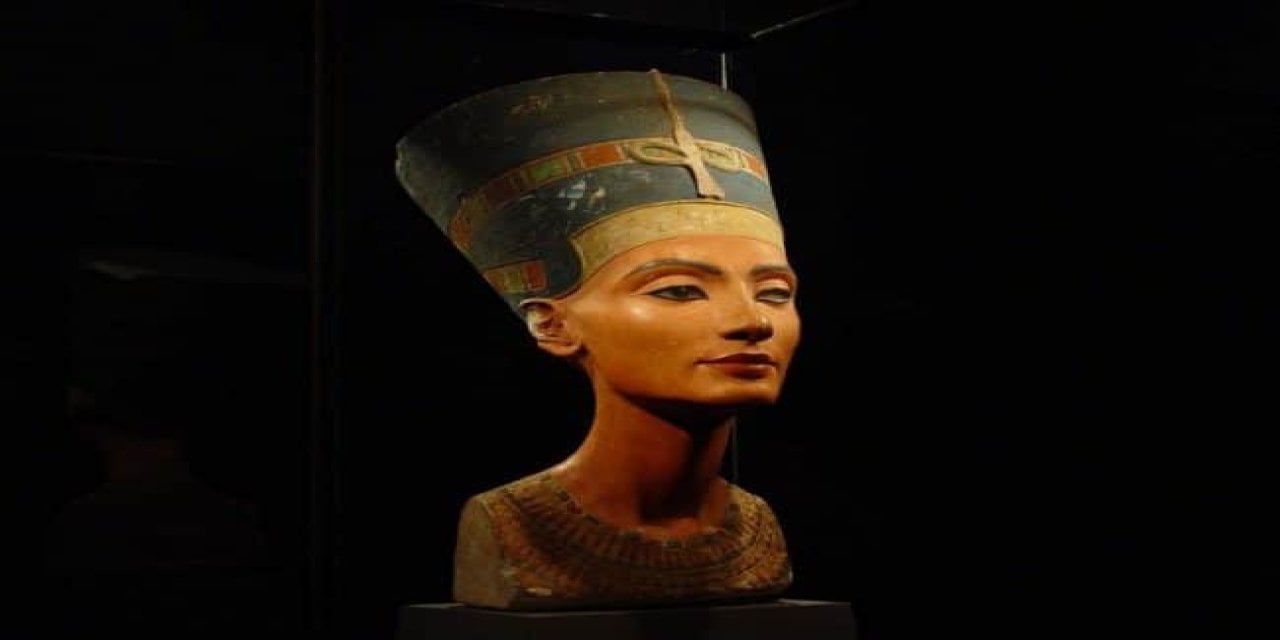 Mısırlı arkeolog Berlin'i Nefertiti büstünü iade etmeye çağırdı