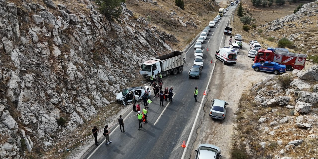 Maraş'ta katliam gibi kaza: Ölü ve yaralılar var!