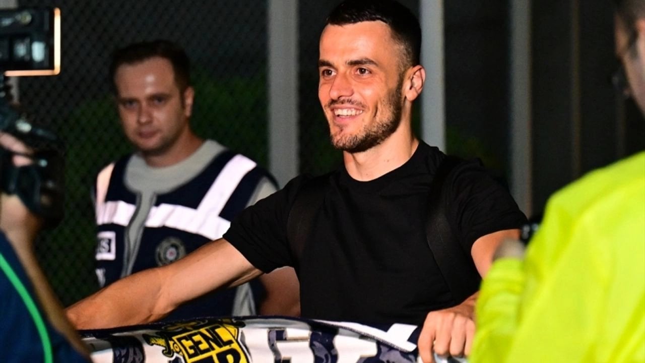 Filip Kostic transferindeki kilit isim ortaya çıktı!