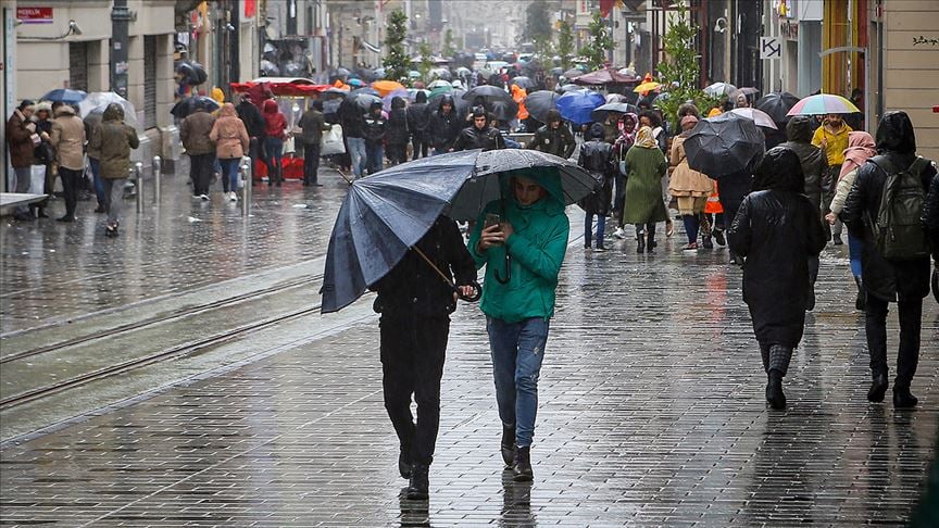 Meteoroloji saat verdi. Bugün İstanbul'a sağanak vuracak