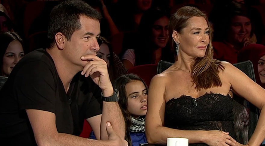 Telefon yüzünden birbirlerine girdiler 