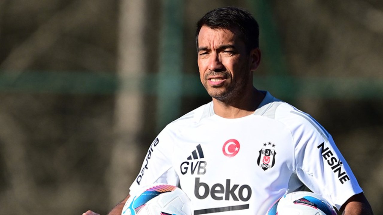 Beşiktaş'ta derbi 11'i netleşti. Van Bronckhorst'tan sürpriz karar!