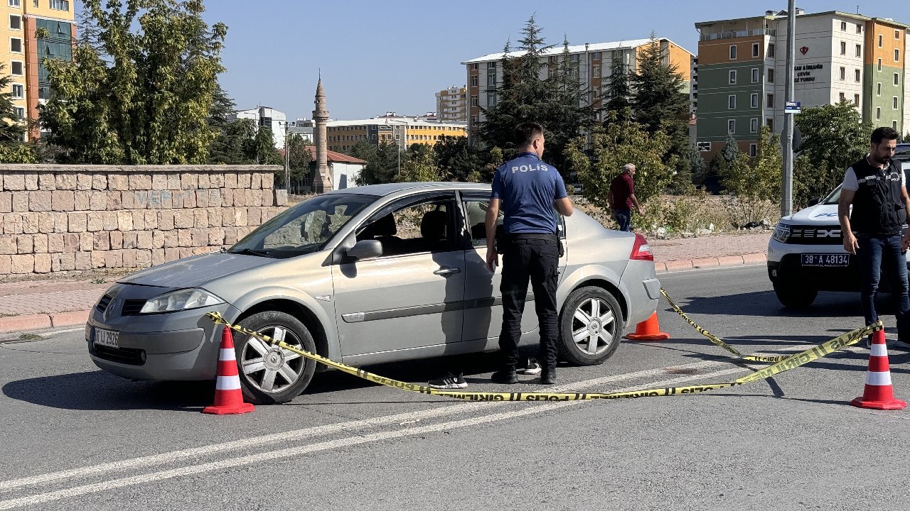 8 yaşındaki çocuğunun yanında eski eşini vurdu