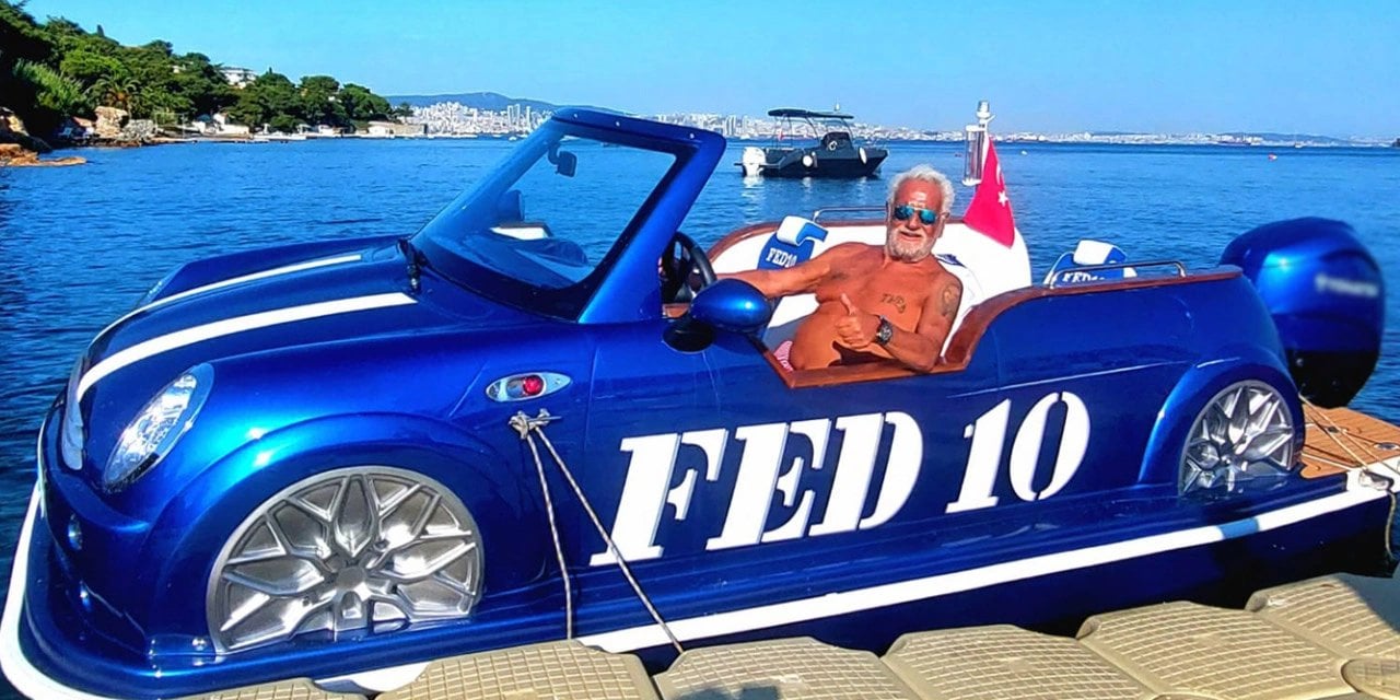 Fedon milyonluk Watercar’ıyla Boğaz’da şov yaptı!