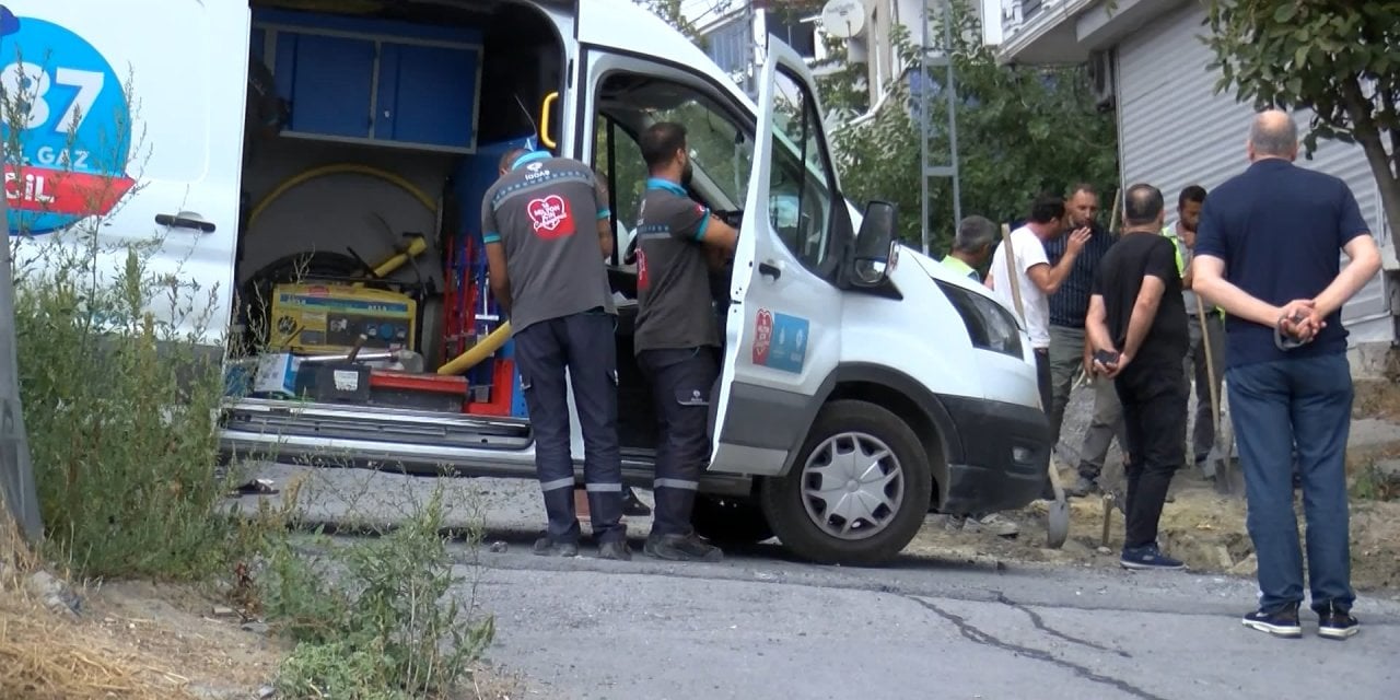 Kablo döşeyen işçiler doğalgaz borusunu patlattı: Yaralılar var!