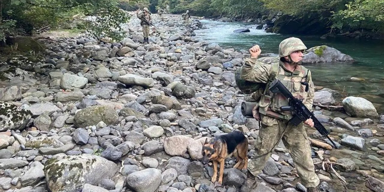 Sınırdan kaçak geçmeye çalıştılar. Hudut Kartallarının engeline takıldılar