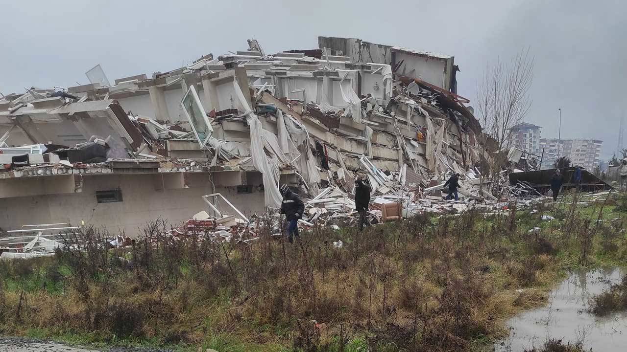 Depremde 56 kişiye mezar olmuştu! Kamu görevlilerine soruşturma izni çıkmadı