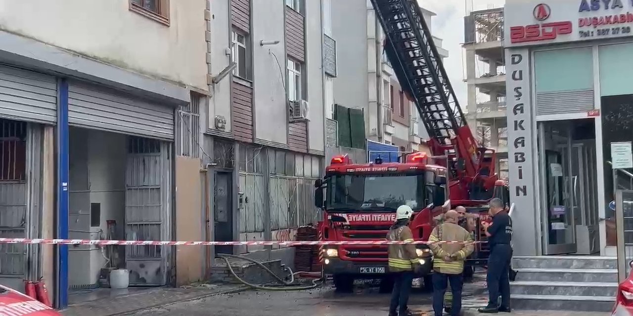 Kartal'da yangın çıktı! Alevler binalara sıçradı