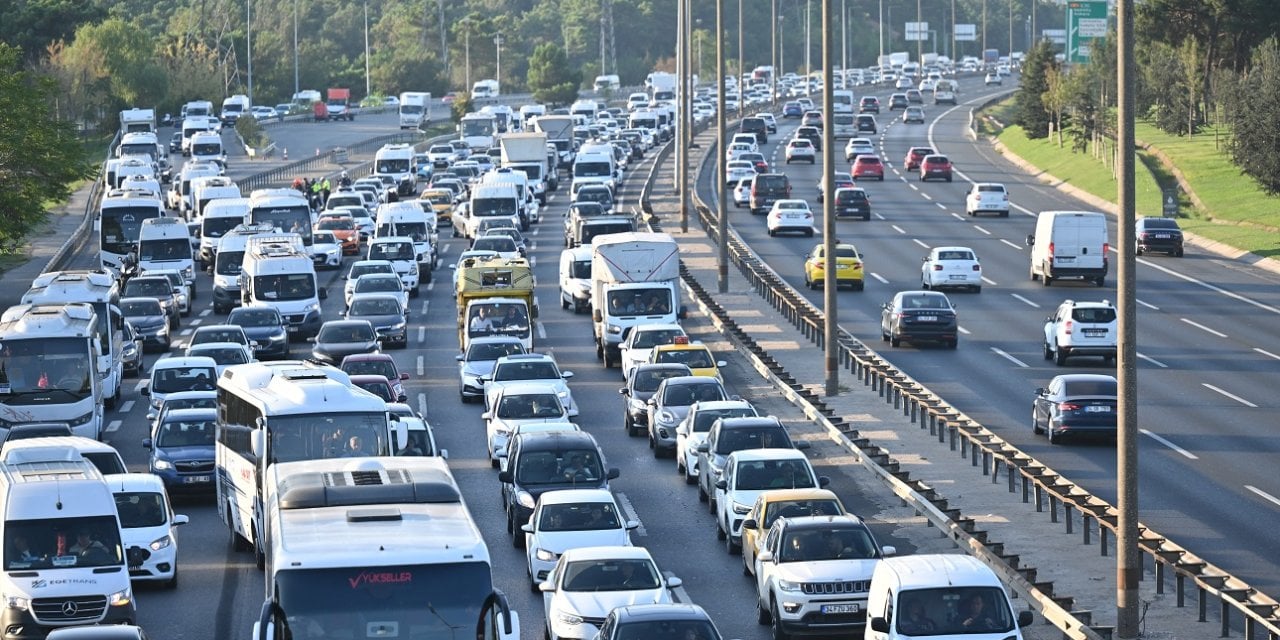 İstanbul'da trafik yoğunluğu yüzde 72'yi gördü!