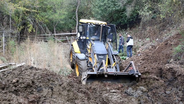 Annesini öldürüp evinin bahçesine mi gömdü? Arama çalışmaları sürüyor