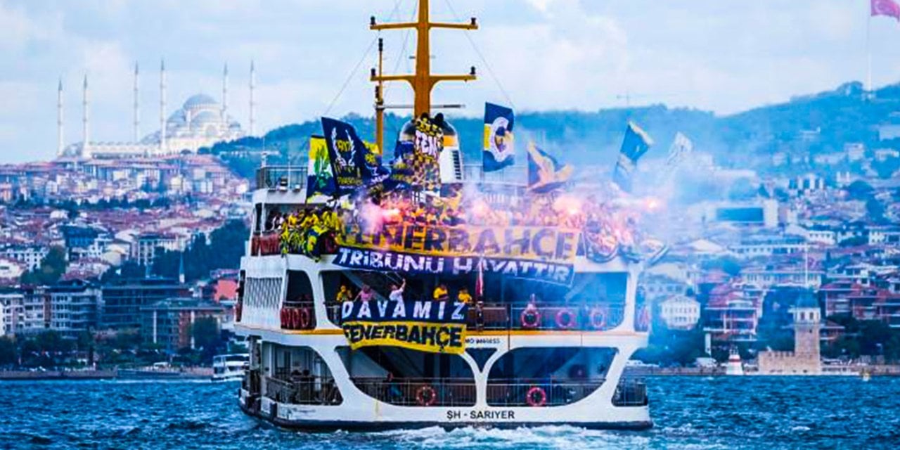 Fenerbahçe taraftarı derbi ateşini Boğaz'ın ortasında yaktı