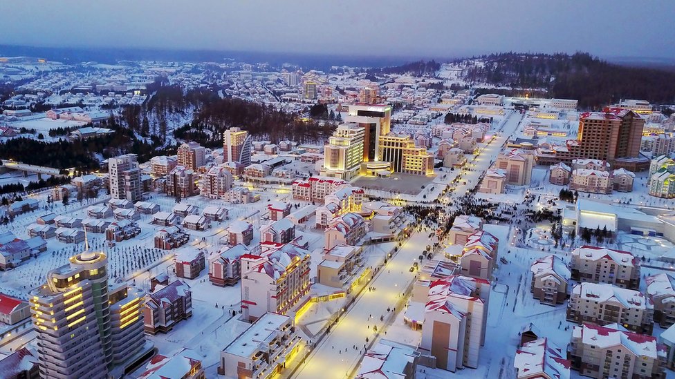 Kuzey Kore'ye "yasa dışı" giren asker ordudan atıldı