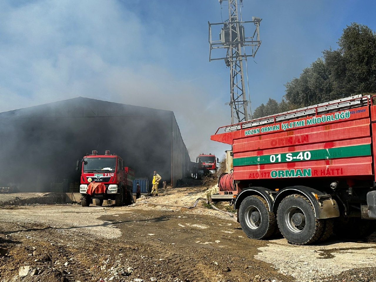 Adana'da narenciye paketleme tesisinde çıkan yangın kontrol altına alındı