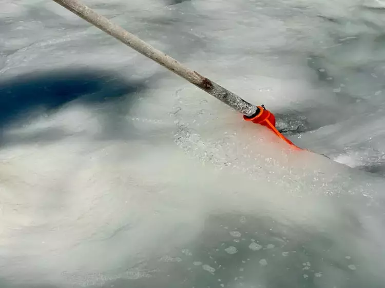 1000 yıldır 1700 metre rakımdan çıkarılıyor. Bol mineralli olduğu için Avrupa'da çok talep görüyor