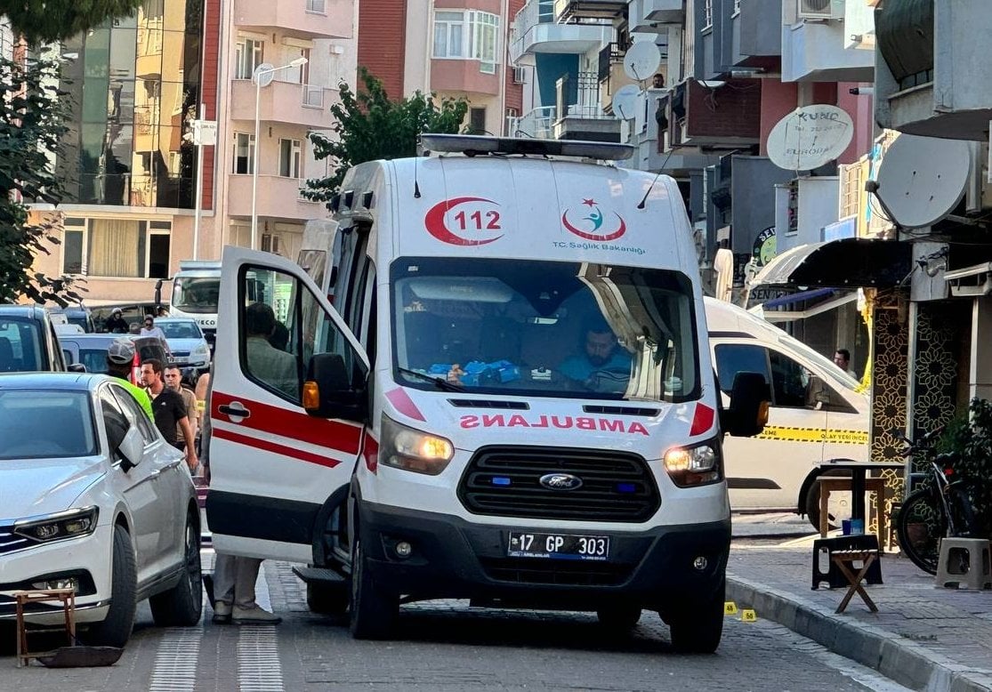 Kavga etmeye gidip dayak yediler: Kaçarken başka kişiyi bıçakladılar