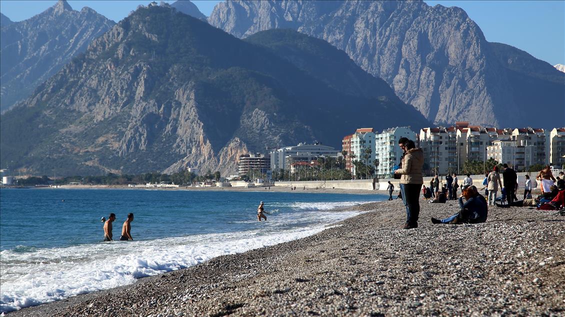 Edremit Körfezi'nde "pastırma yazı"nda deniz keyfi