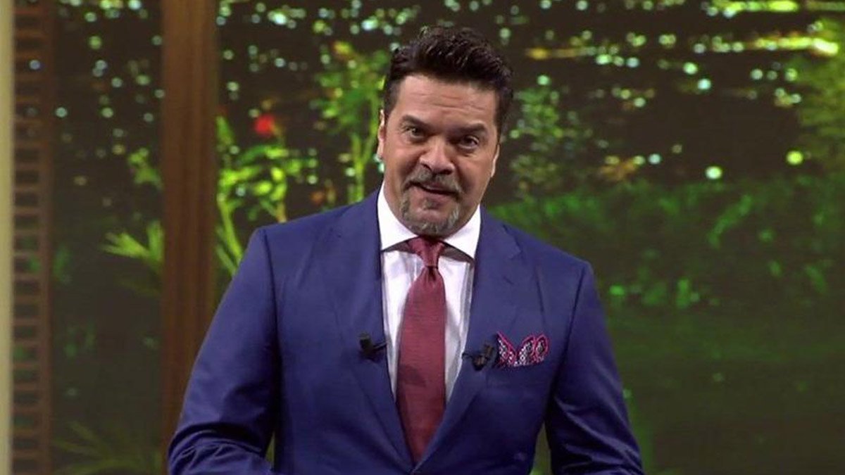 Oy kullanmak için okula giden Beyaz gerçeği kağıda bakınca öğrendi