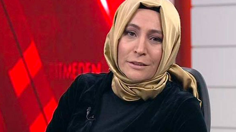 Karar Gazetesi yazarı Elif Çakır'a 'yanlışlıkla' gözaltı işlemi yapıldı