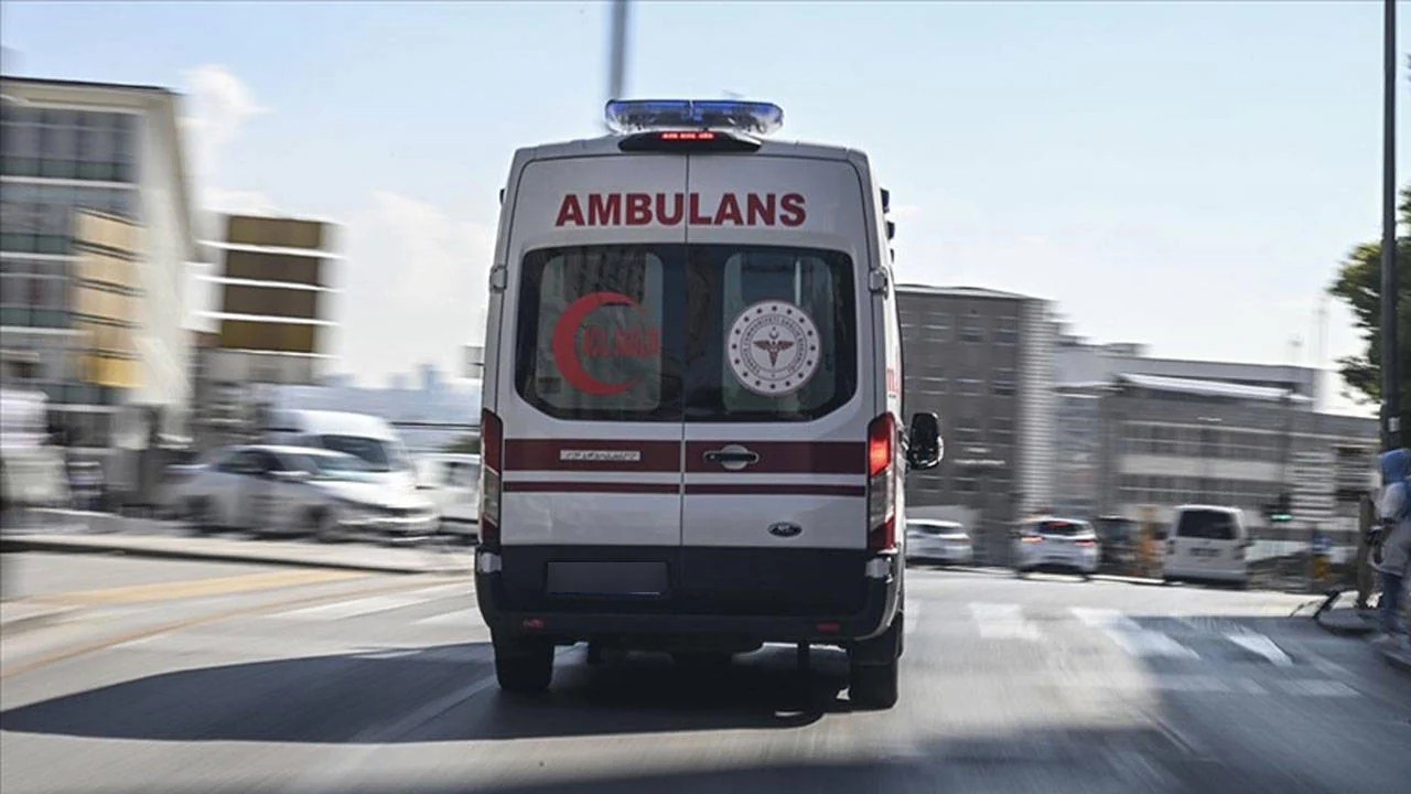 Hasta taşıyan ambulansı kaçırdılar!