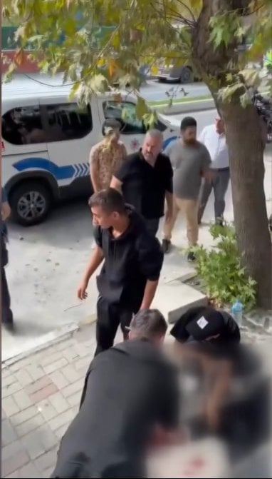 Beylikdüzü'nde bıçaklı kavgada 1 kişi yaralandı