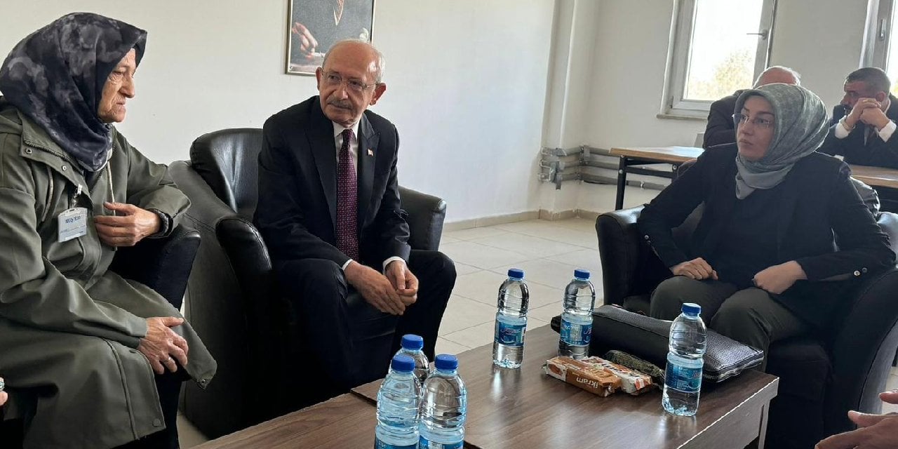 Kılıçdaroğlu Ayşe Ateş ve Sinan Ateş'in annesi Saniye Ateş ile görüştü