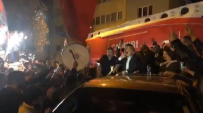 MHP o ili AKP’den aldı! “Yürü anca  gidersin” şarkısıyla kutlama yaptı