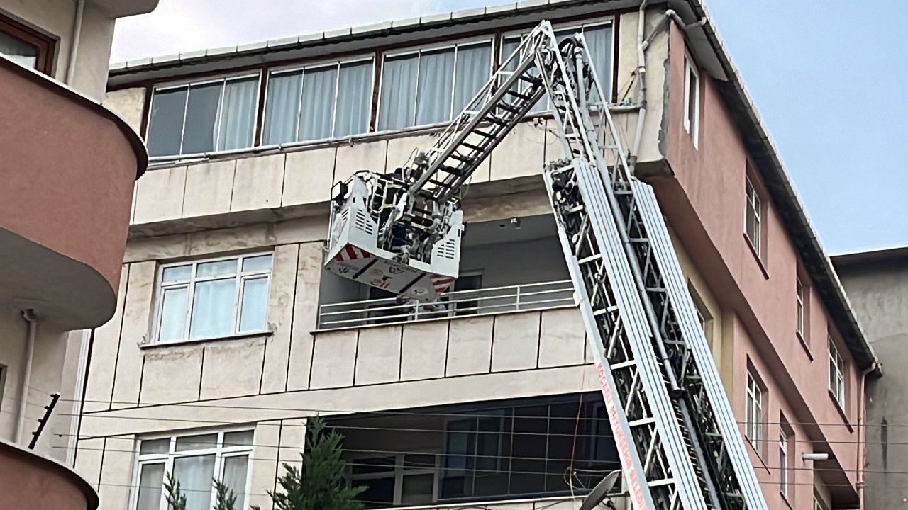 Kocaeli'deki 5 katlı binada yangın çıktı 8 kişi etkilendi