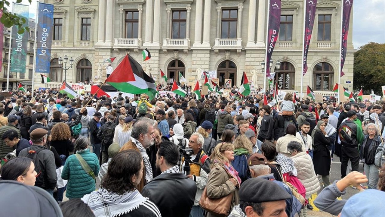 İsviçre'nin Basel kentinde Filistin'e destek eylemi düzenlendi