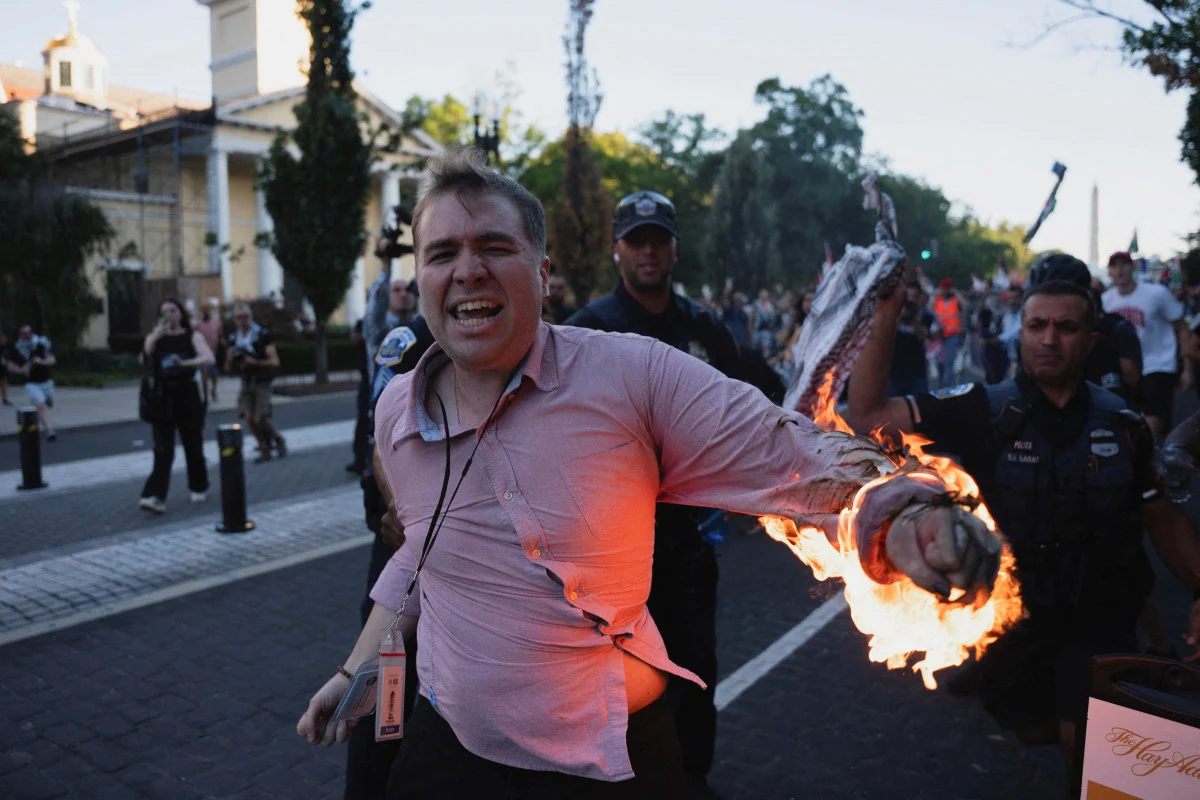 ABD'de Filistin'e destek protestosu: Gazeteci kendini yaktı!