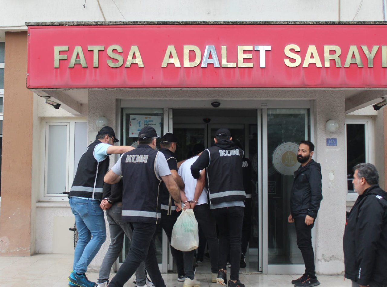 Fındık ürünleri satan mağazayı kurşunladılar, 2 kişi tutuklandı