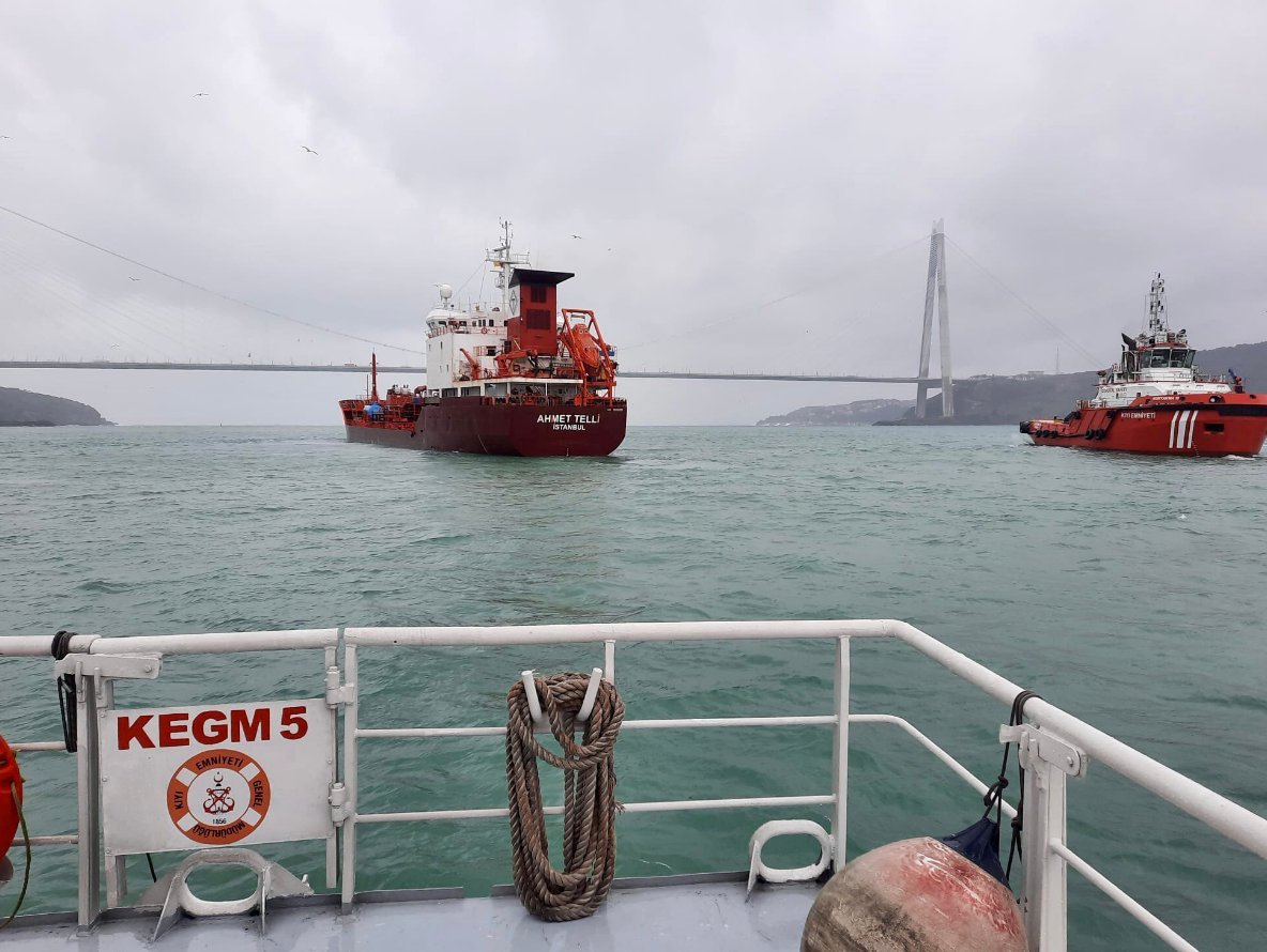 İstanbul Boğazı’nda gemi arızası. Trafik çift yönlü askıya alındı