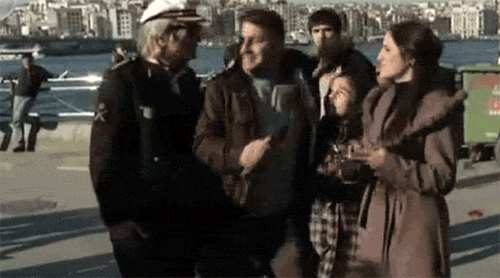 Ünlü isim 1 Nisan şakası yaparken dayak yedi!