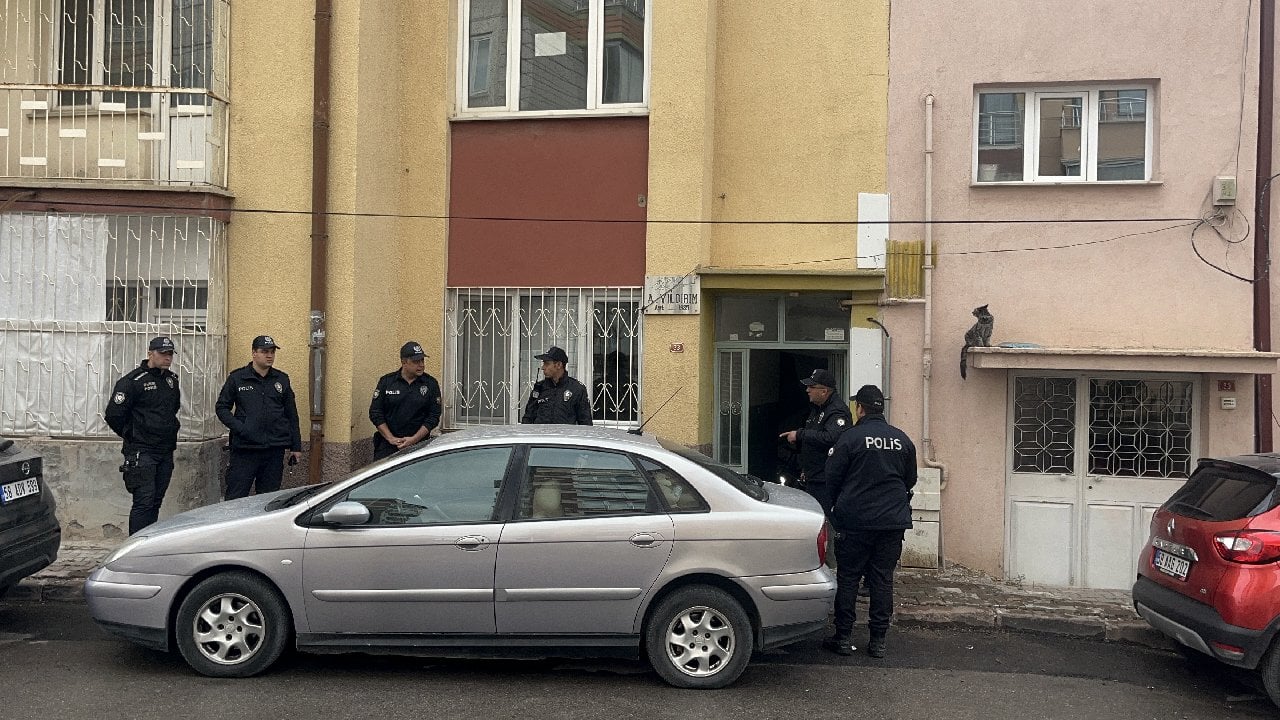 Emekli öğretmen tartıştığı baba ve oğlunu tabancayla vurdu