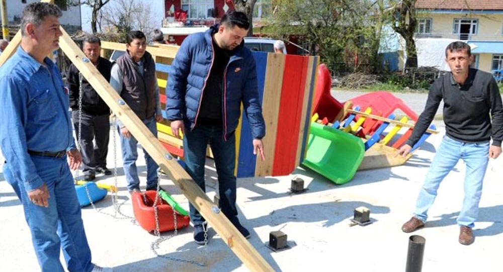 Kazanamadığı için yaptırdığı parkı yıktırdı! Sanatçılar devreye girdi