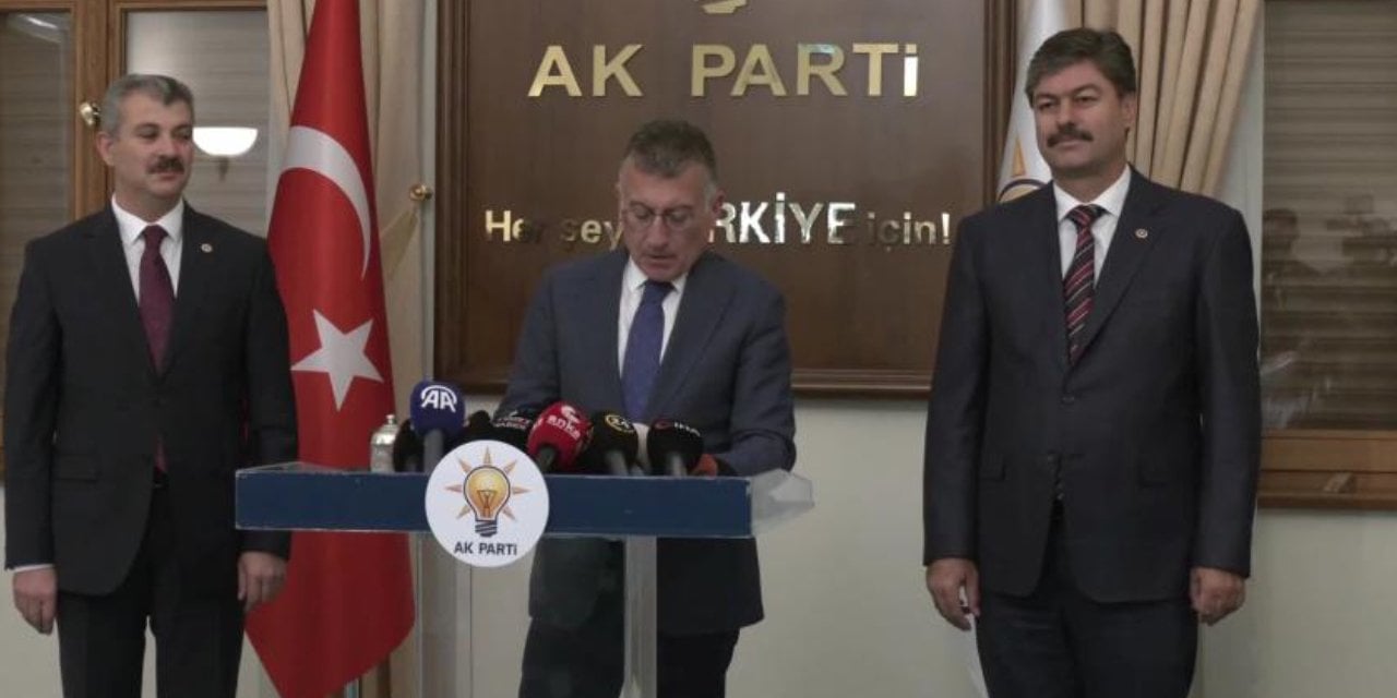 Kredi kartlarından yıllık 750 TL vergi alınması 2025'e ertelendi. AKP Grup Başkanı Abdullah Güler açıkladı