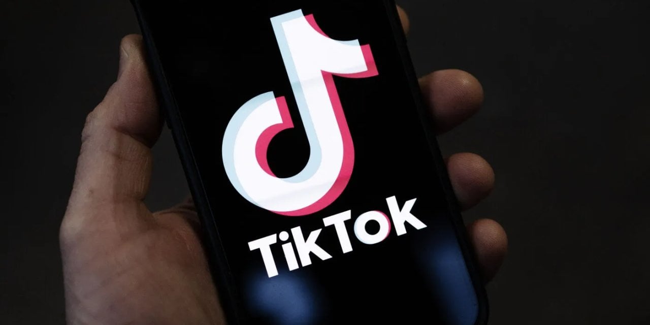 TikTok fenomeni nadir görülen bir kanser nedeniyle hayatını kaybetti