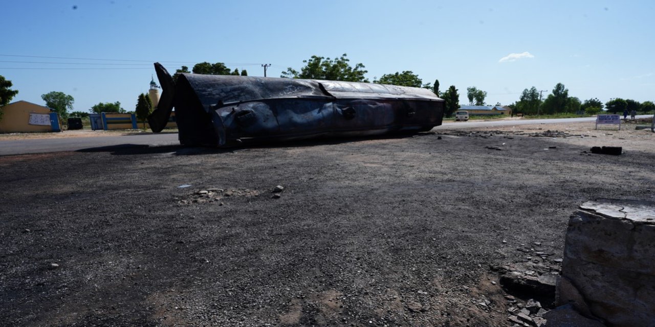 Akaryakıt taşıyan tanker patladı: 147 kişi öldü