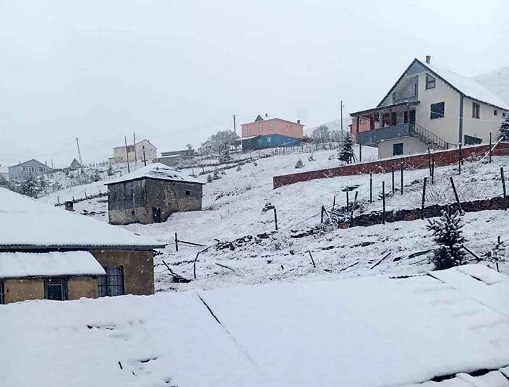 Gümüşhane'nin yüksekleri beyaza büründü