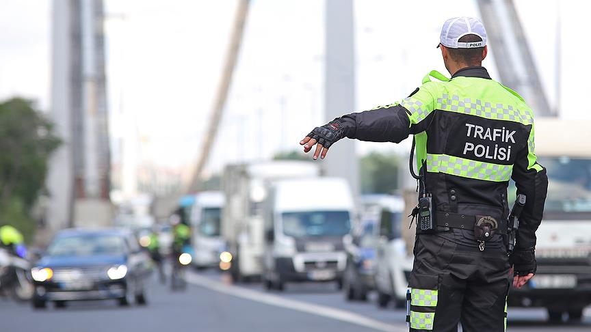 Sancaktepe'de tehlikeli araç kullanan sürücüye 14 bin 384 lira ceza