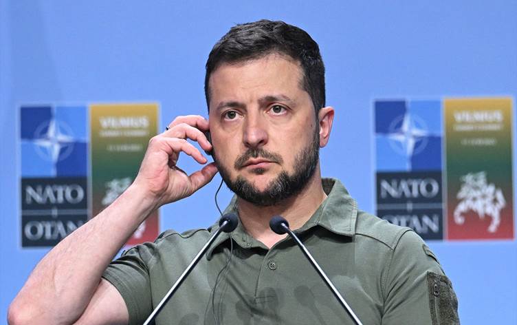 Zelenskiy NATO'ya davet bekliyor