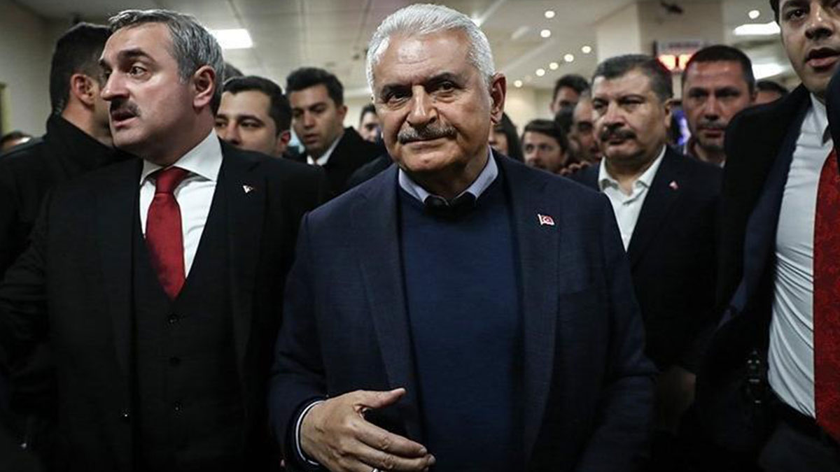Davutoğlu'na yakın isim: AKP 31 Mart'ta Osmanlı tokadı yedi