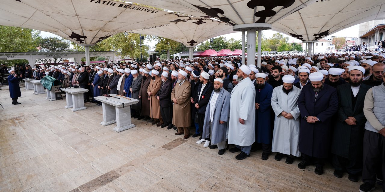 Tarikat liderinin oğlunun cenazesine sadece üç AKP'li katıldı