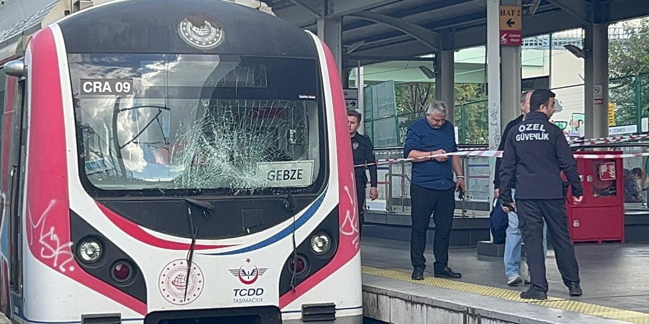 Marmaray'da raylara atlayan bir kişi hayatını kaybetti