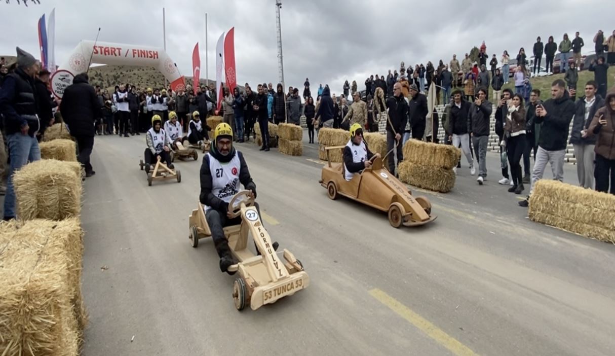 FormuLaz yarışları Erzincan Ergan Dağı Kayak Merkezi'nde yapıldı