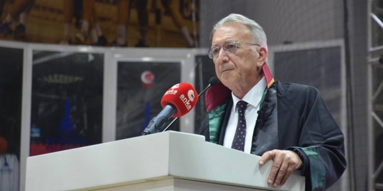 İzmir Barosu Başkanlığına Sefa Yılmaz seçildi